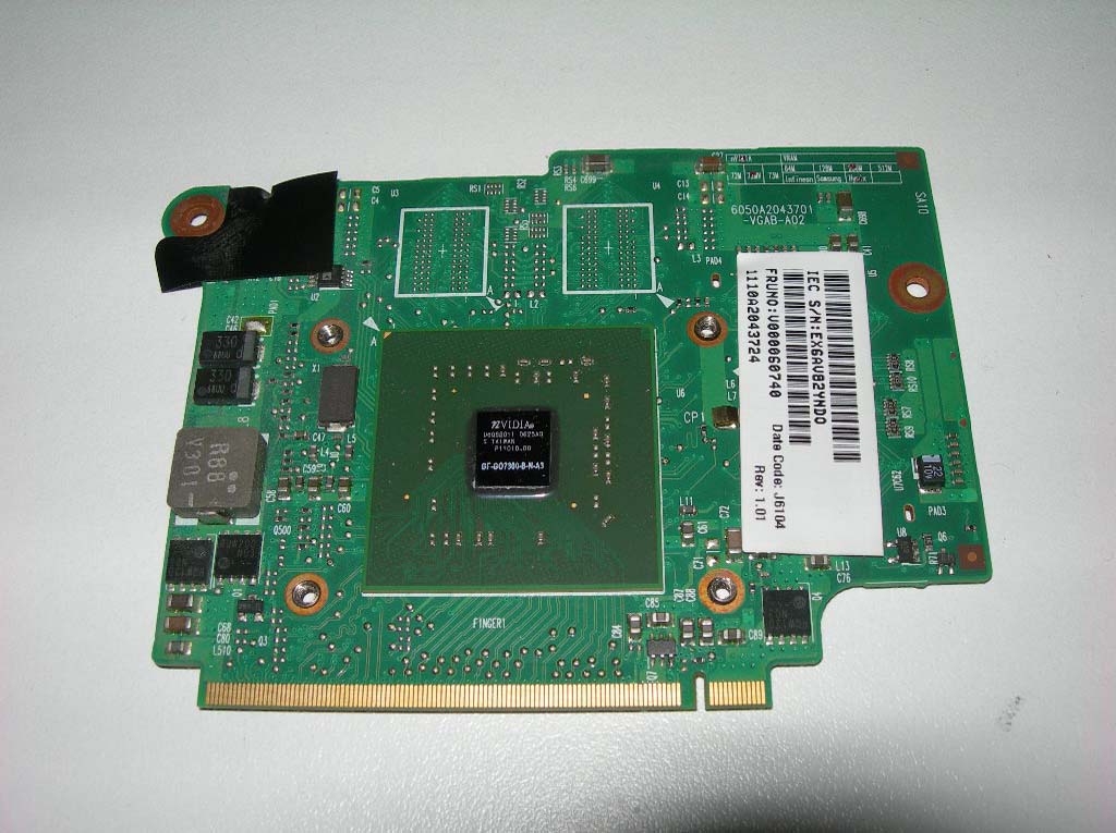 SATELLITEA100-cartegraphiquenvidiageforce7300go-256MO-1.jpg