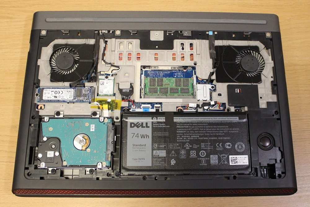 dell-inspiron-15-7000-inside.jpg