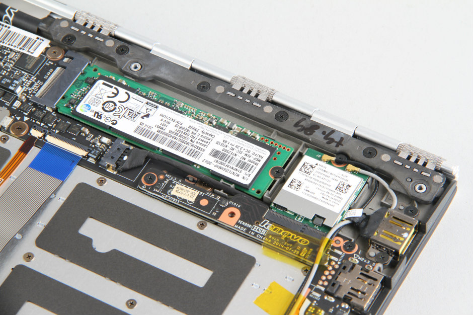 Lenovo-Yoga-3-Pro-Disassembly-8.jpg